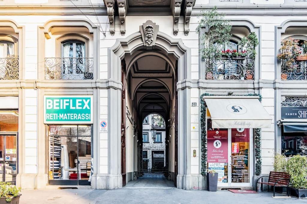 Ad Un Passo Dal Duomo Elegante Appartamento Wifi Milan Bagian luar foto